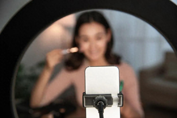 买养熟的社交平台账号带货后她被举报封了号……